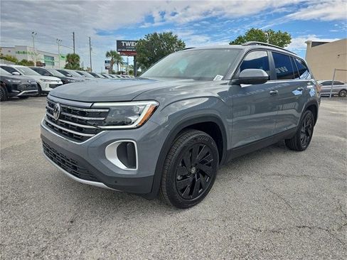 New 2026 Volkswagen Atlas SE image 32