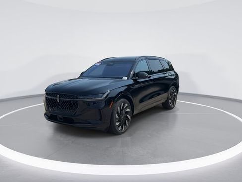 Certified 2024 Lincoln Nautilus Reserve w/ Equipment Group 203A AWD/4WD image 7