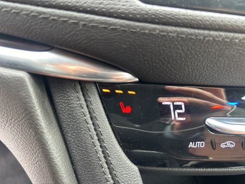 Used 2021 Cadillac XT5 Premium Luxury image 31