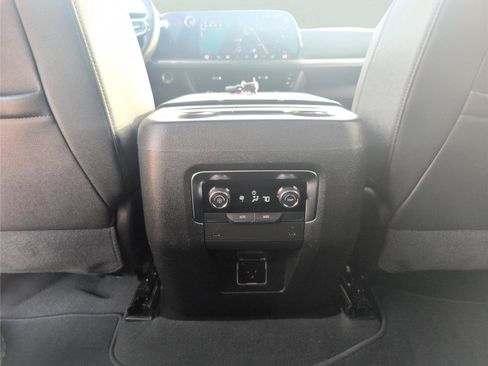 Used 2025 Chevrolet Tahoe LT AWD/4WD image 30