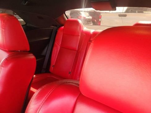 Used 2019 Dodge Challenger SRT Hellcat RWD image 12