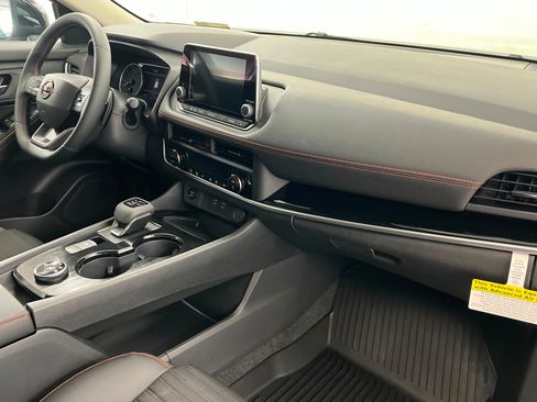 New 2026 Nissan Rogue SV AWD/4WD image 24