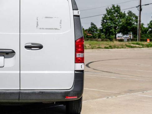Used 2018 Mercedes-Benz Metris image 37