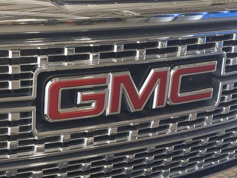 Used 2016 GMC Sierra 1500 Denali w/ Enhanced Driver Alert Package AWD/4WD image 15