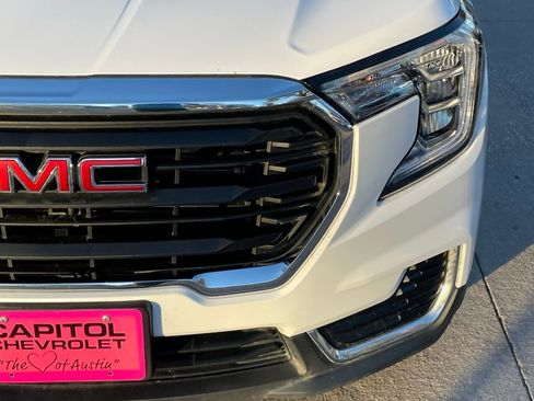 Used 2024 GMC Terrain SLE image 8