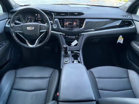 Used 2024 Cadillac XT6 Premium Luxury w/ Technology Package FWD image 26