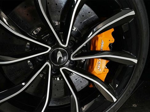 New 2025 McLaren GTS image 13