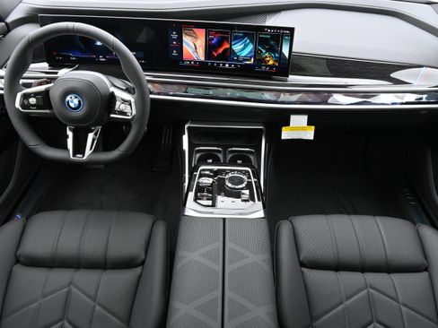 New 2026 BMW i7 xDrive60 image 13
