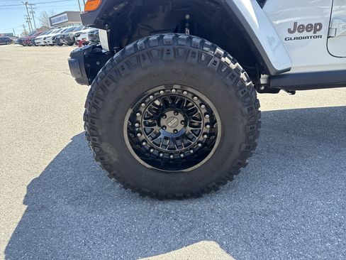 Used 2020 Jeep Gladiator Rubicon AWD/4WD image 11