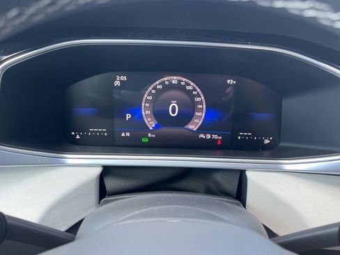 New 2026 Volkswagen Taos SE FWD image 16