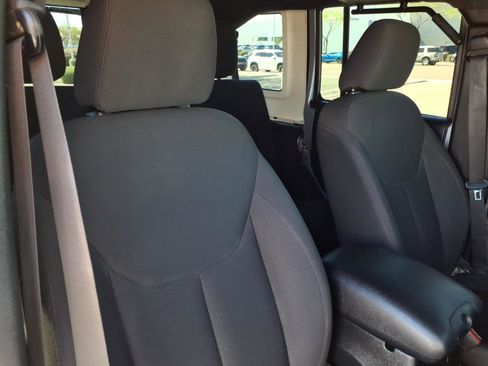 Used 2018 Jeep Wrangler Unlimited Sport S image 13