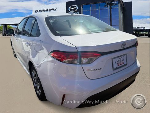 Used 2025 Toyota Corolla LE image 2