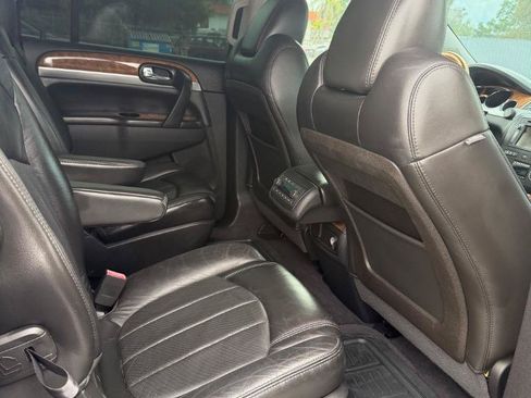 Used 2010 Buick Enclave CXL w/ Trailering Provision Package FWD image 24