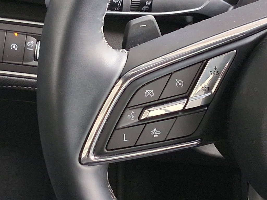 Used 2025 Buick Enclave Sport Touring w/ Power Package FWD image 11