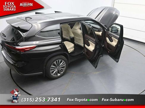 Used 2021 Toyota Highlander Platinum AWD/4WD image 37