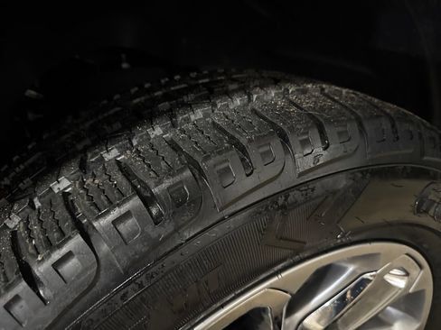 Used 2023 RAM 1500 Laramie AWD/4WD image 12