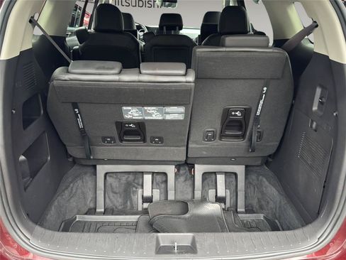 Used 2022 Kia Carnival LX FWD image 27