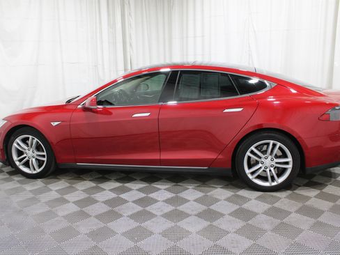 Used 2015 Tesla Model S 70 image 31