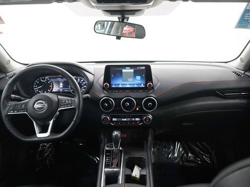 Used 2023 Nissan Sentra SR w/ SR Premium Package FWD image 14