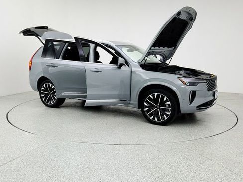 New 2026 Volvo XC90 T8 Plus image 10