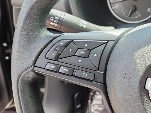 Used 2025 Nissan Sentra S FWD image 26