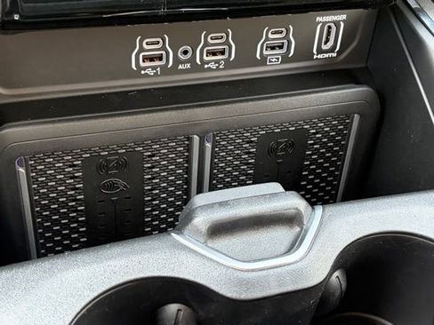 New 2026 RAM 1500 Laramie AWD/4WD image 23