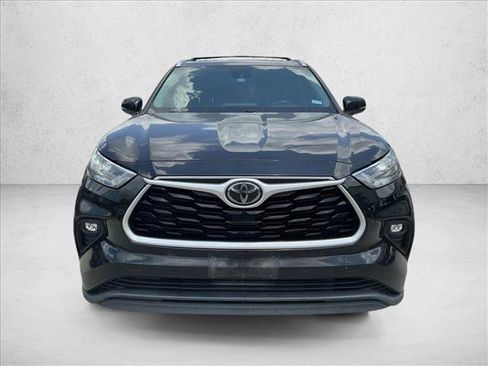 Used 2020 Toyota Highlander XLE FWD image 6