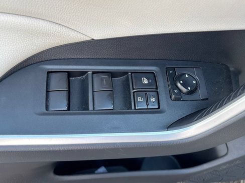 Used 2019 Toyota RAV4 XLE FWD image 7