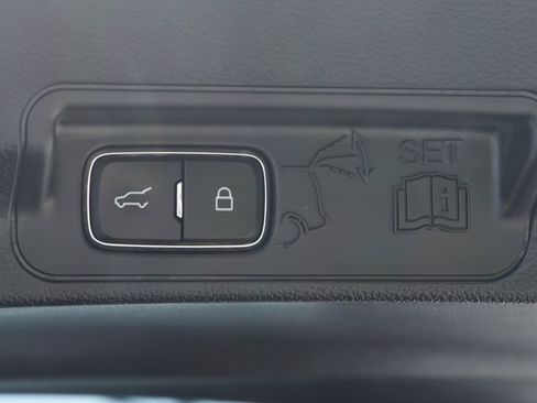 Used 2021 Ford Explorer Platinum w/ Equipment Group 601A AWD/4WD image 15
