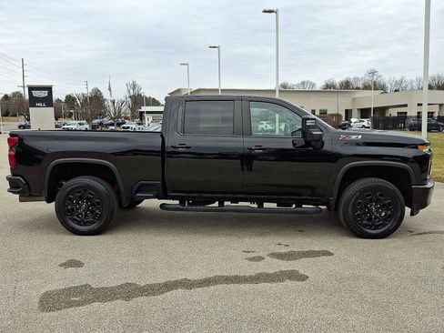 Certified 2022 Chevrolet Silverado 2500 LT w/ Midnight Edition image 26