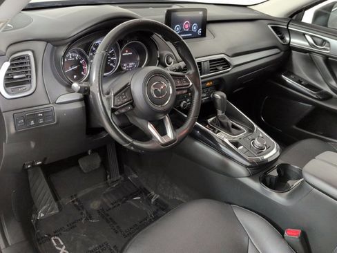 Used 2019 MAZDA CX-9 Touring w/ Touring Premium Package image 4