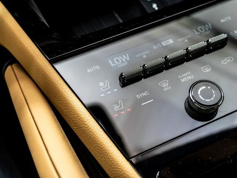 New 2026 Porsche Cayenne image 19