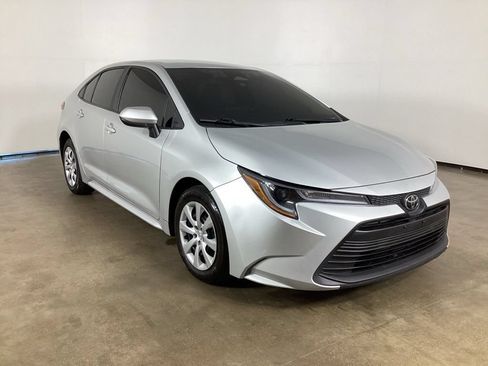 Used 2023 Toyota Corolla LE FWD image 4