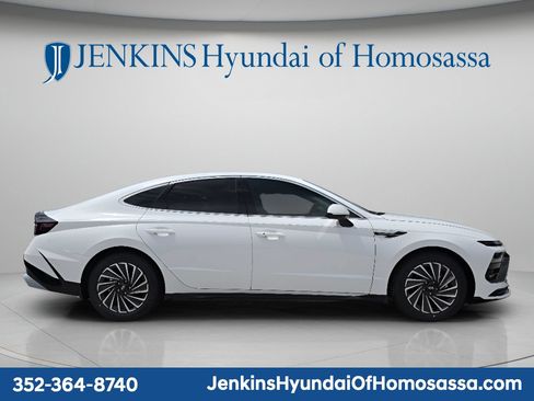 New 2026 Hyundai Sonata SEL FWD image 2