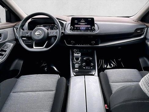 Used 2023 Nissan Rogue SV image 16