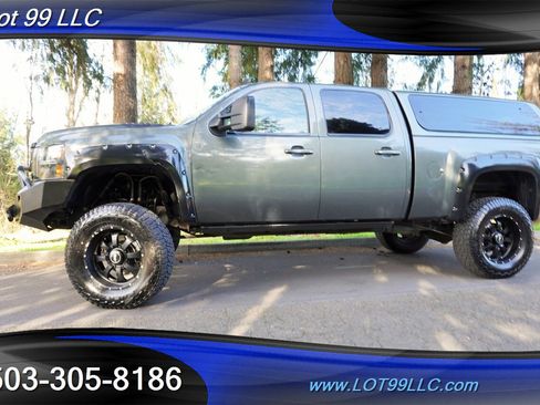 Used 2011 Chevrolet Silverado 2500 LTZ w/ LTZ Plus Package image 5