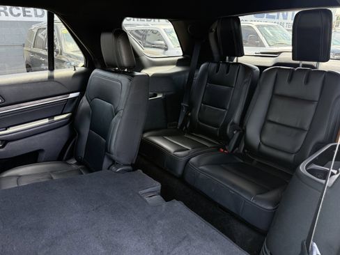 Used 2018 Ford Explorer Limited FWD image 17