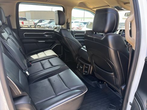 Used 2020 RAM 1500 Laramie AWD/4WD image 29