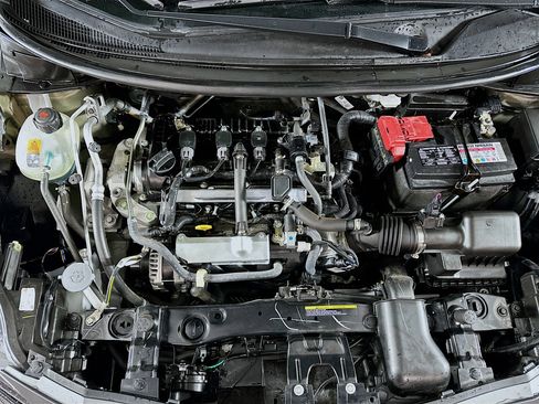 Used 2024 Nissan Versa S w/ Trunk Package image 30