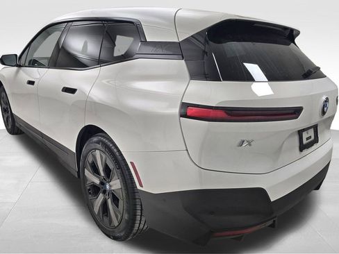 Used 2025 BMW iX xDrive50 image 7