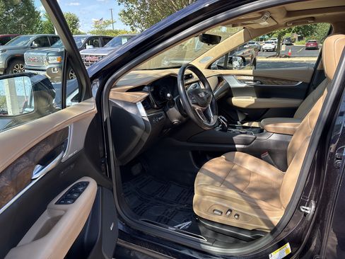 Used 2022 Cadillac XT5 Premium Luxury w/ Platinum Package AWD/4WD image 10