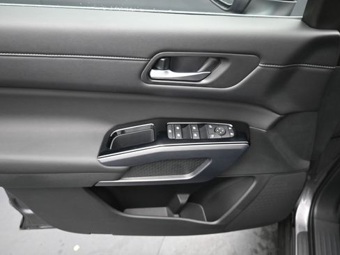 New 2026 Nissan Pathfinder SL FWD image 11