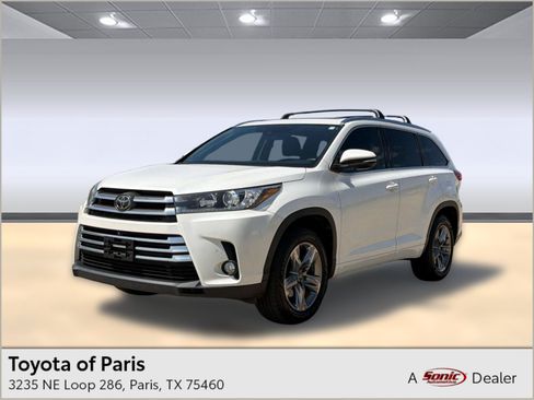 Used 2018 Toyota Highlander Limited Platinum FWD image 1