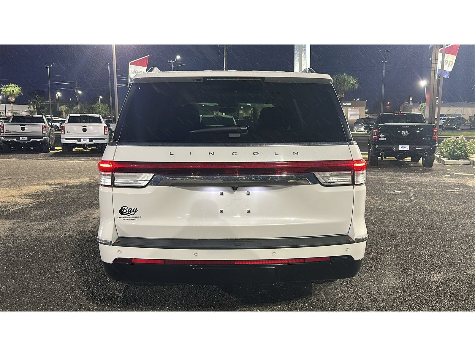 Used 2022 Lincoln Navigator Reserve AWD/4WD image 5