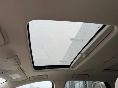 Used 2022 Buick Enclave Avenir AWD/4WD image 7