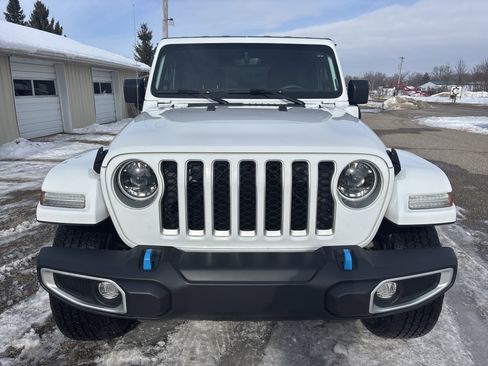 Used 2023 Jeep Wrangler Sahara w/ Cold Weather Group image 12