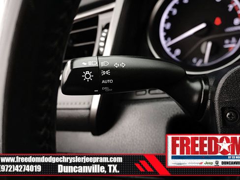 Used 2024 Toyota Camry SE image 28