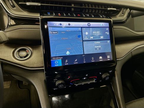 Used 2022 Jeep Grand Cherokee Limited 4xe image 26