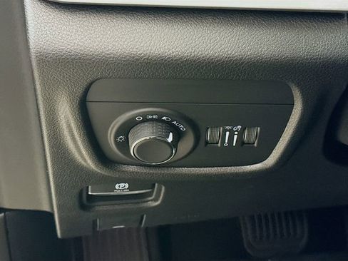 New 2025 Jeep Grand Cherokee Laredo w/ Luxury Tech Group I image 10