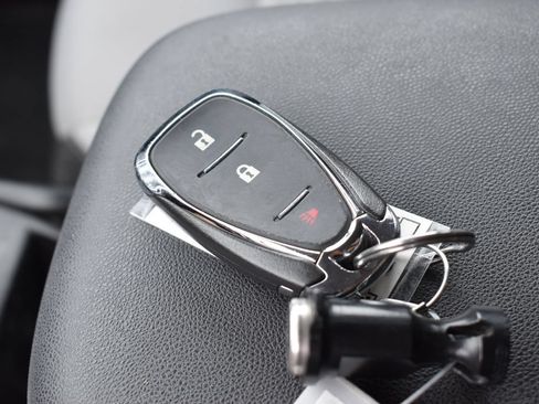Used 2018 Chevrolet Equinox LS FWD image 13